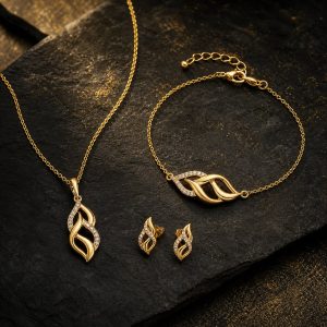 مجموعه‌ای از زیورآلات طلایی